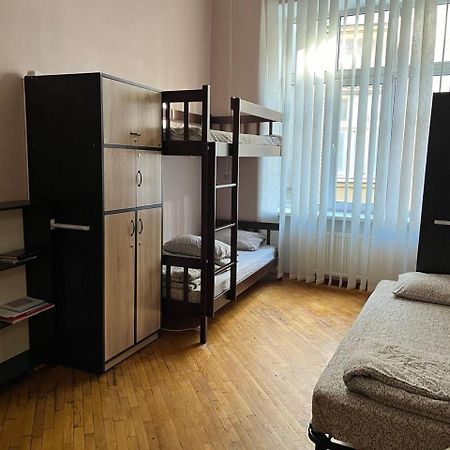 Centrum Hostel Львов Экстерьер фото