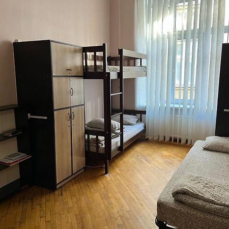 Centrum Hostel Львов Экстерьер фото
