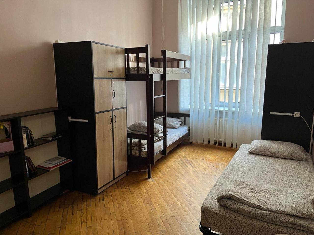 Centrum Hostel Львов Экстерьер фото