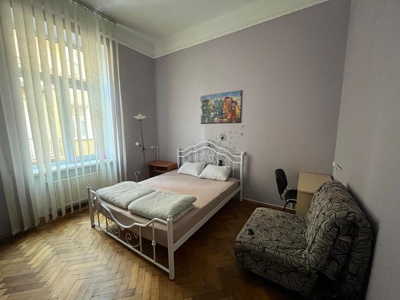 Centrum Hostel Львов Экстерьер фото