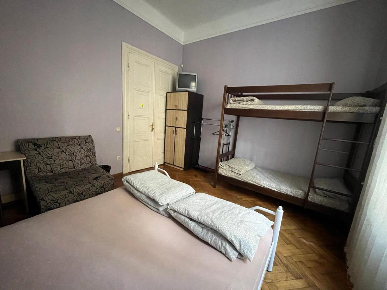 Centrum Hostel Львов Экстерьер фото