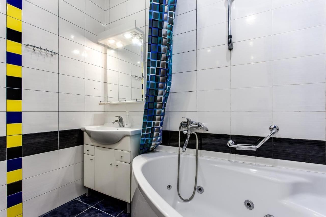 Centrum Hostel Львов Экстерьер фото