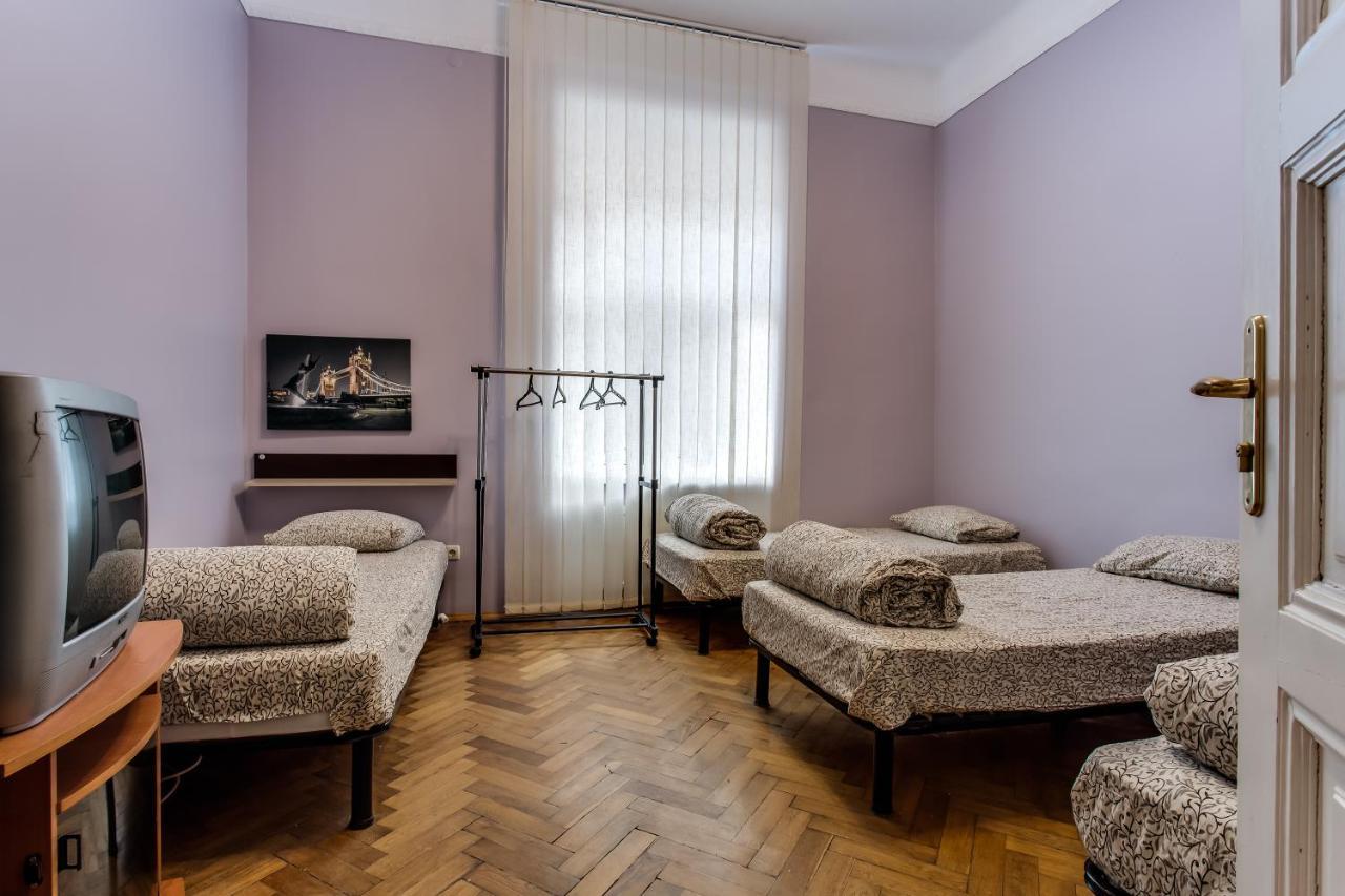 Centrum Hostel Львов Экстерьер фото