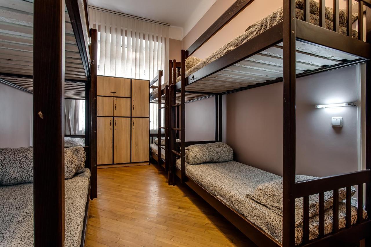 Centrum Hostel Львов Экстерьер фото