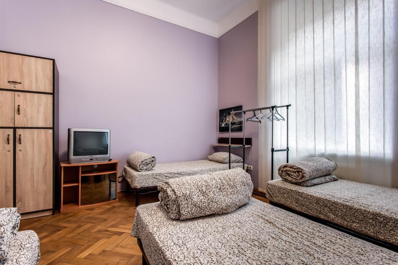 Centrum Hostel Львов Экстерьер фото