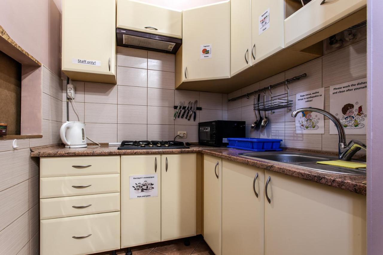 Centrum Hostel Львов Экстерьер фото