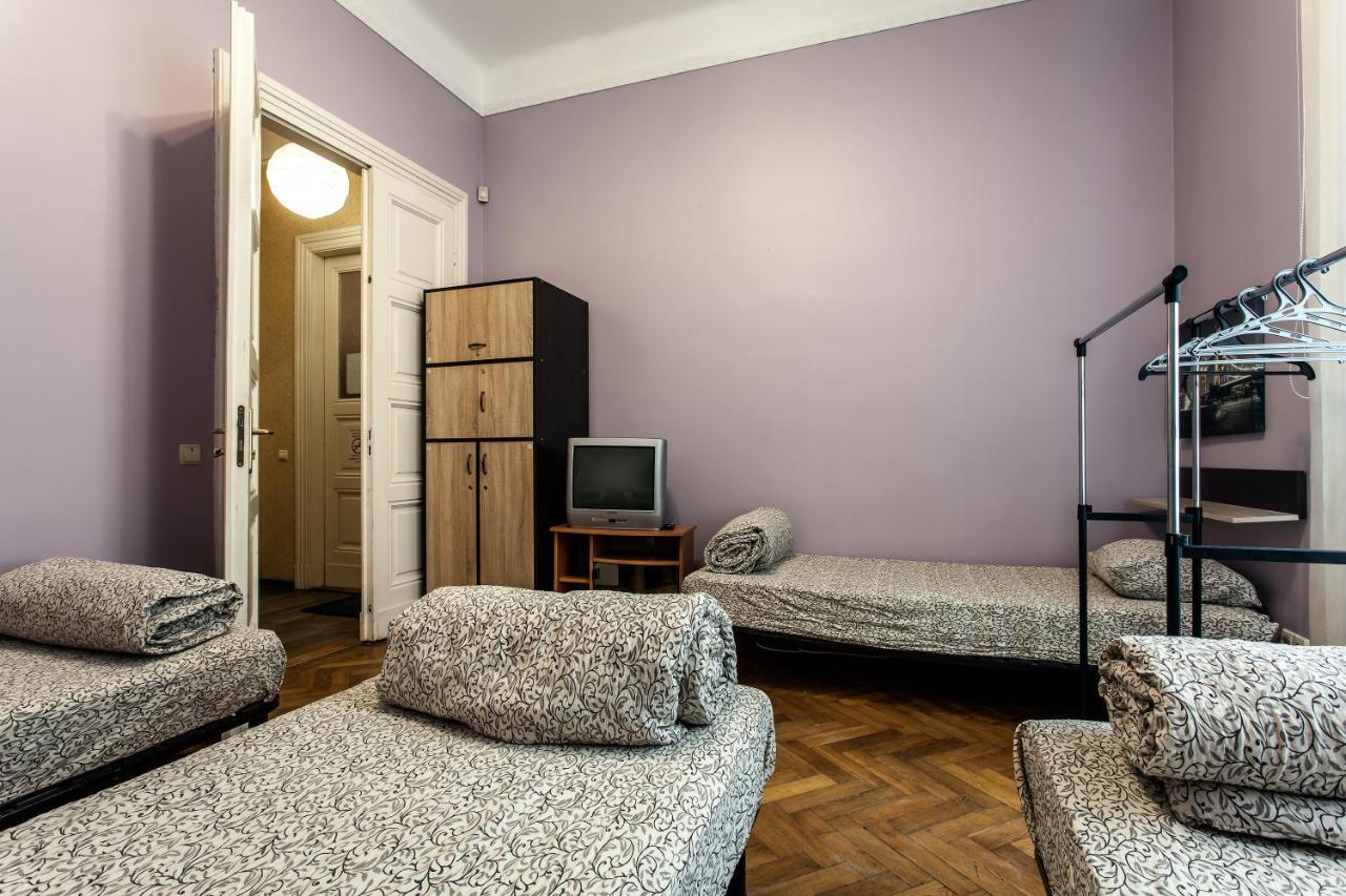 Centrum Hostel Львов Экстерьер фото