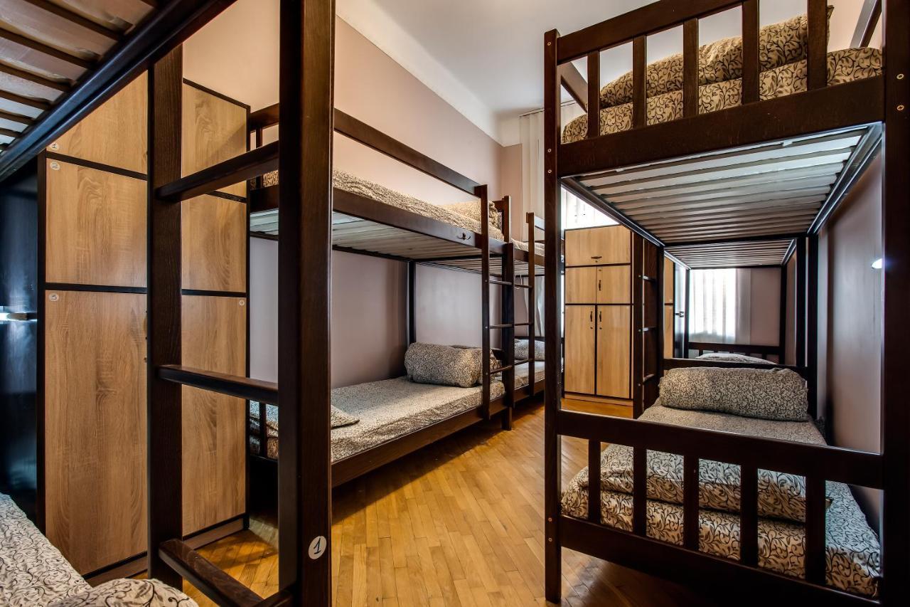 Centrum Hostel Львов Экстерьер фото