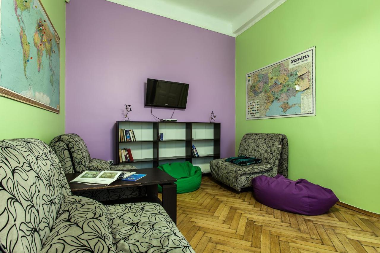 Centrum Hostel Львов Экстерьер фото