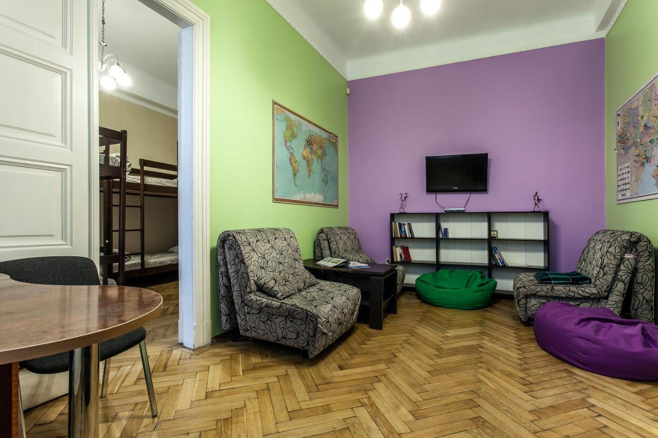 Centrum Hostel Львов Экстерьер фото
