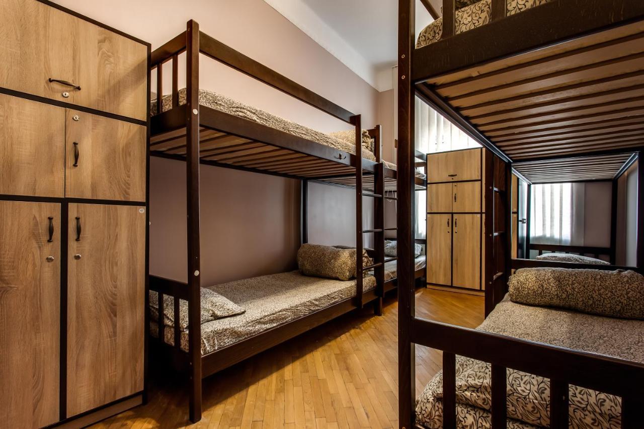Centrum Hostel Львов Экстерьер фото