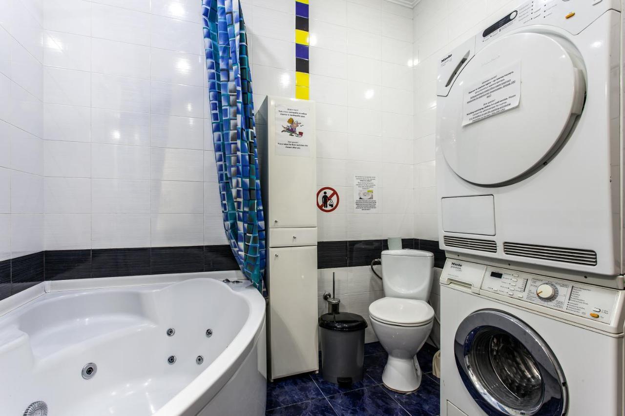 Centrum Hostel Львов Экстерьер фото