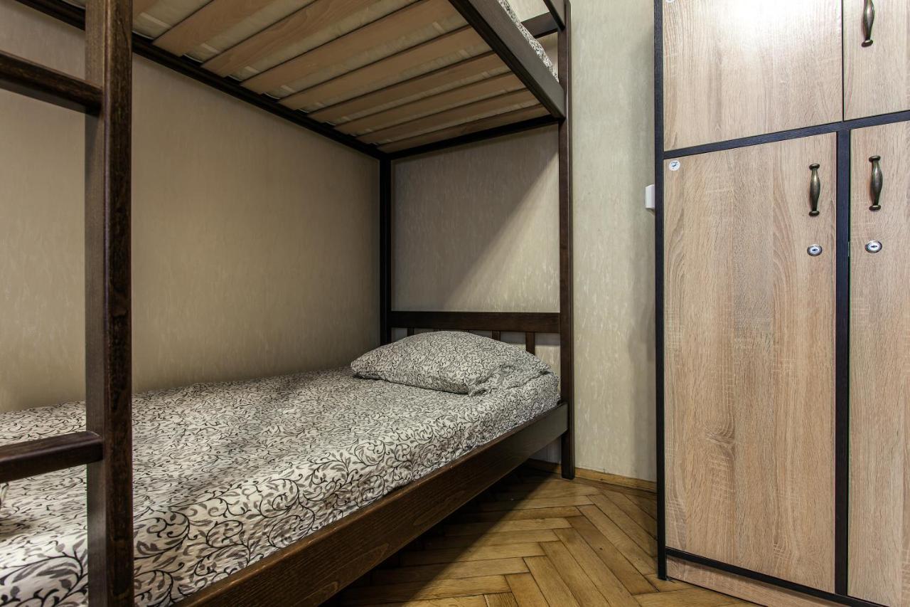 Centrum Hostel Львов Экстерьер фото