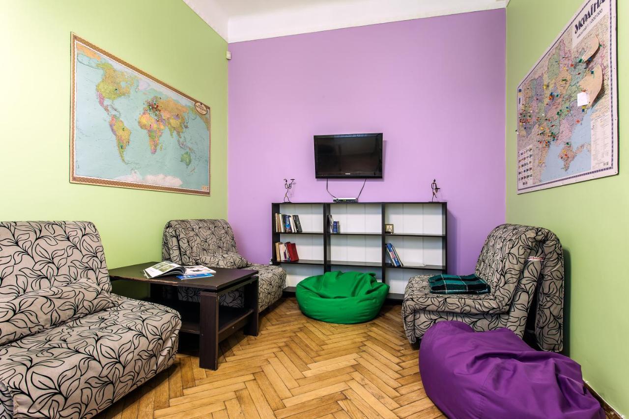 Centrum Hostel Львов Экстерьер фото