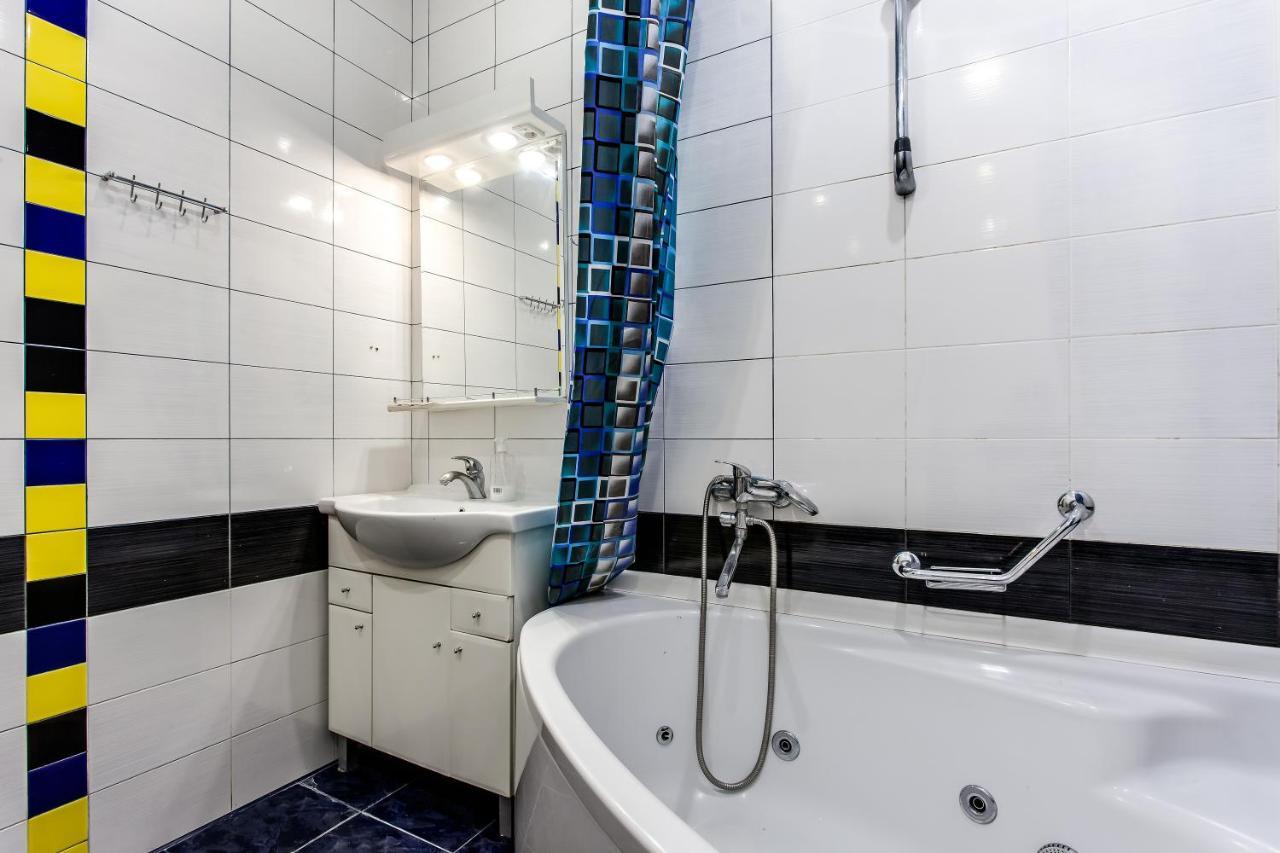 Centrum Hostel Львов Экстерьер фото